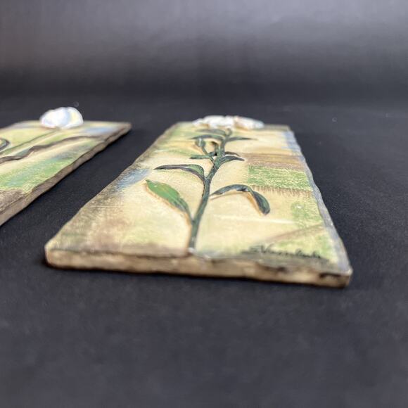 Silvia Vassileva Wall Plaques – 3D White Flowers – Signed Resin-Set of 2 – VTG - Picture 8 of 11